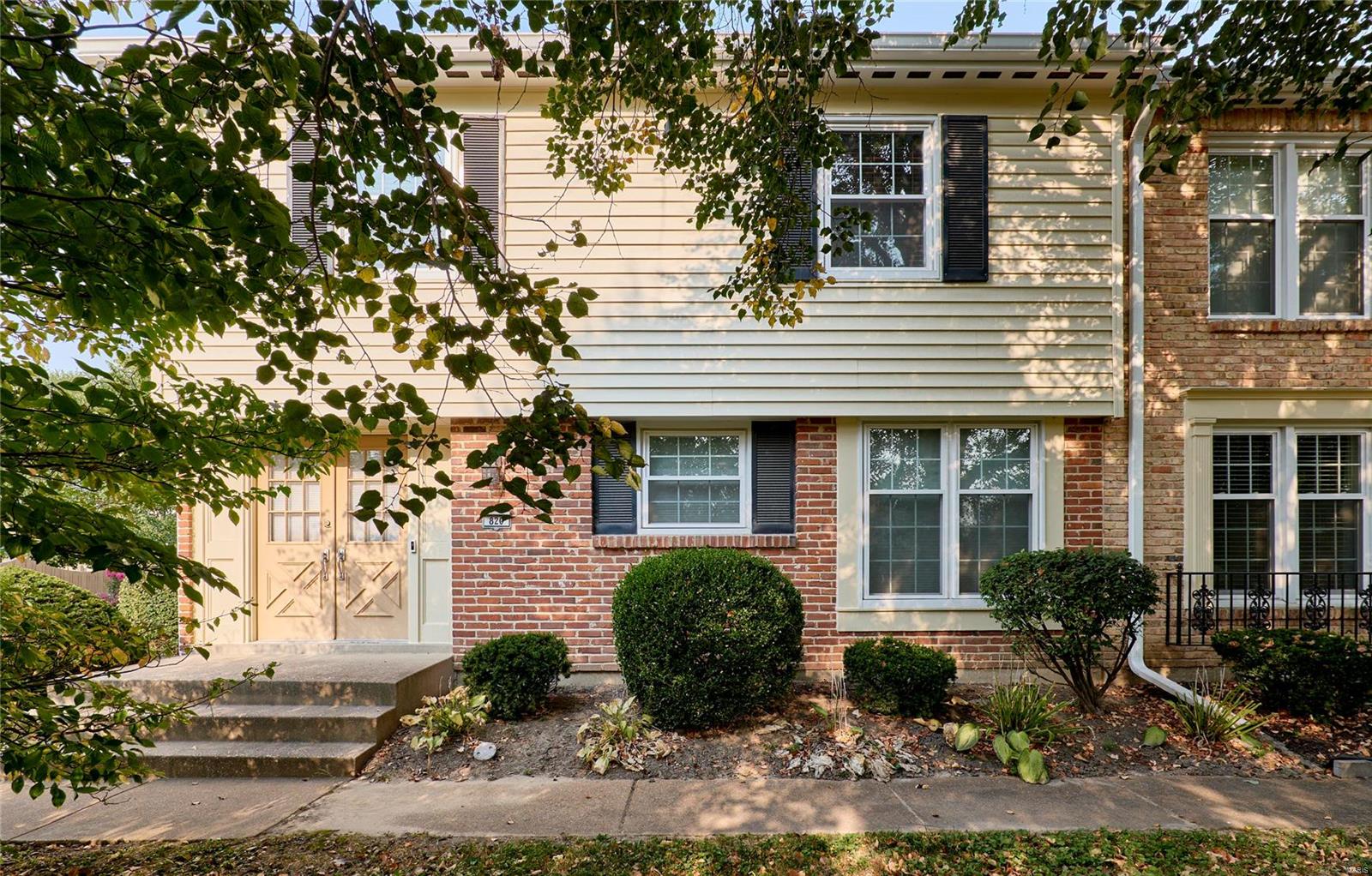 Coalport Dr, Saint Louis, MO 63141