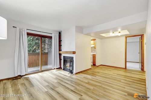 apt-a-7260 Huntsmen Cir, Anchorage, AK, 99518-2725 | Card Image