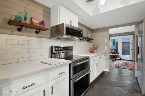 5701 E Glenn St, Tucson, AZ, 85712-5232 | Card Image