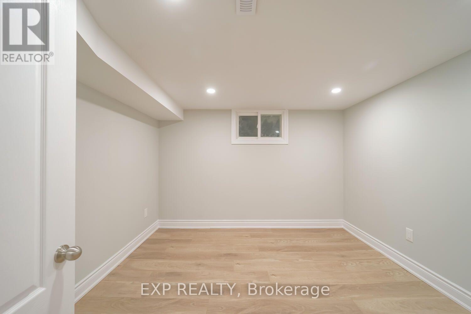 Residential Lease in Hamilton (Homeside) 4