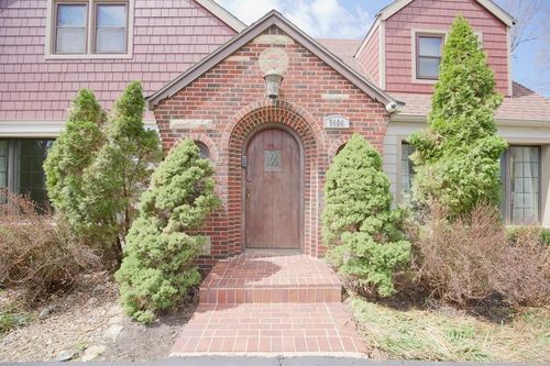 5404 Chadwick Rd, Fairway, KS, 66205-2623 | Card Image