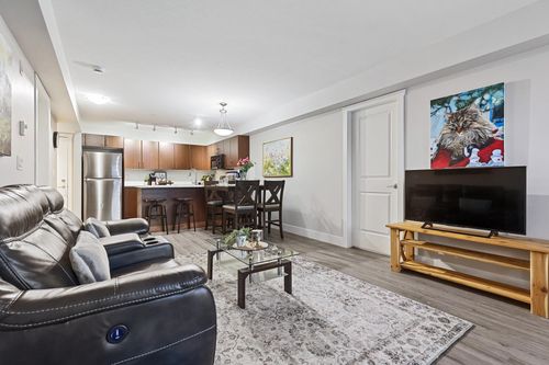 101-45555 Yale Rd, Chilliwack, BC, V2P0A9 | Card Image