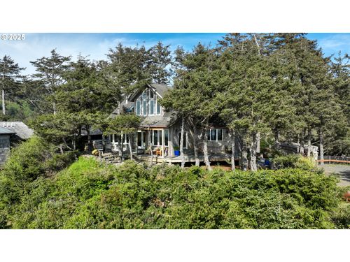 556 N Laurel St, Cannon Beach, OR, 97110-3109 | Card Image