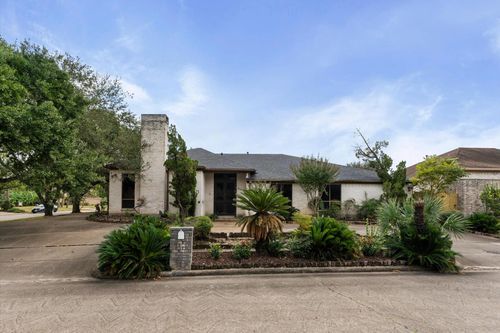 8103 Lake Edge Ct, Houston, TX, 77071-3630 | Card Image