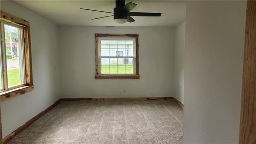 229 S Main St, Licking, MO, 65542-9325 | Card Image