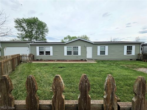 44 Scarce Fat Rd, Mineral Wells, WV, 26150-3127 | Card Image