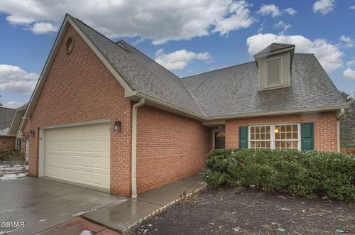 383 Paine Lake Dr, Sevierville, TN, 37862-4535 | Card Image