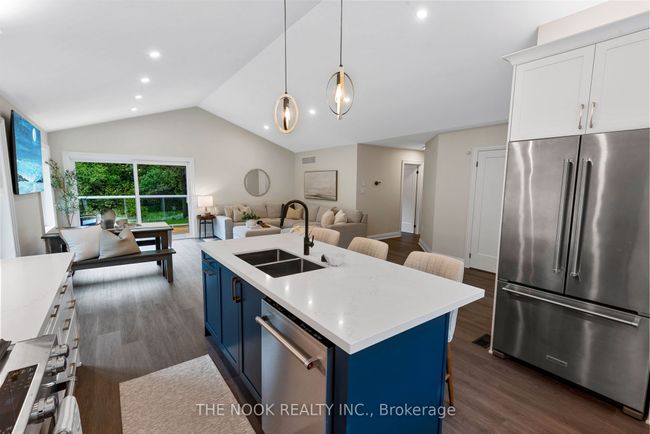 662 Raglan Rd W, House other with 3 bedrooms, 3 bathrooms and 10 parking in Oshawa ON | Image 12