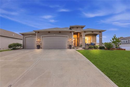 9003 Ne 111th Pl, Kansas City, MO, 64157-5834 | Card Image