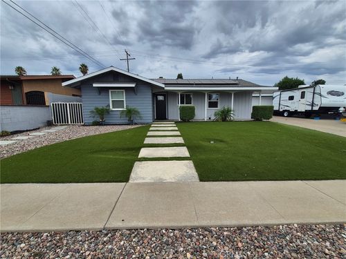 6831 Park Ave, Rialto, CA, 92376-2629 | Card Image