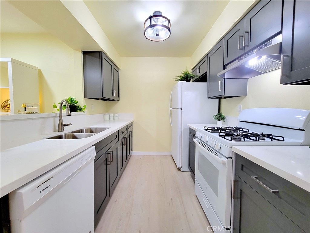 Residential in Van Nuys 3