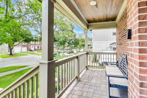 112 East Ave, Park Ridge, IL, 60068-3506 | Card Image