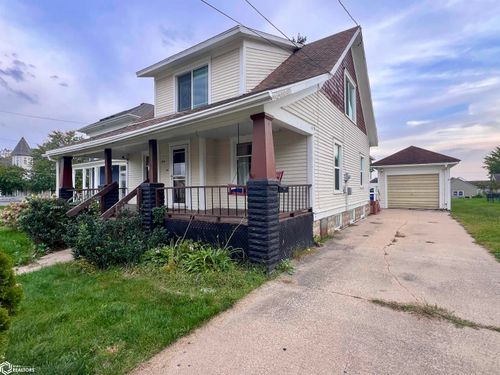 704 J Ave, Grundy Center, IA, 50638-1414 | Card Image