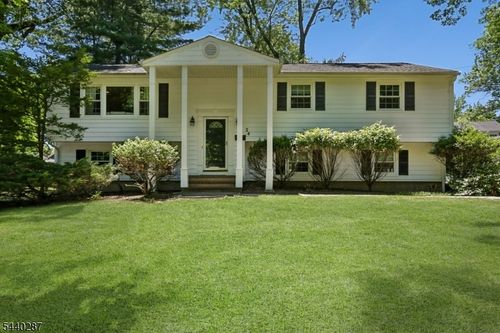 24 Cherry Hill Rd, Livingston, NJ, 07039-2404 | Card Image