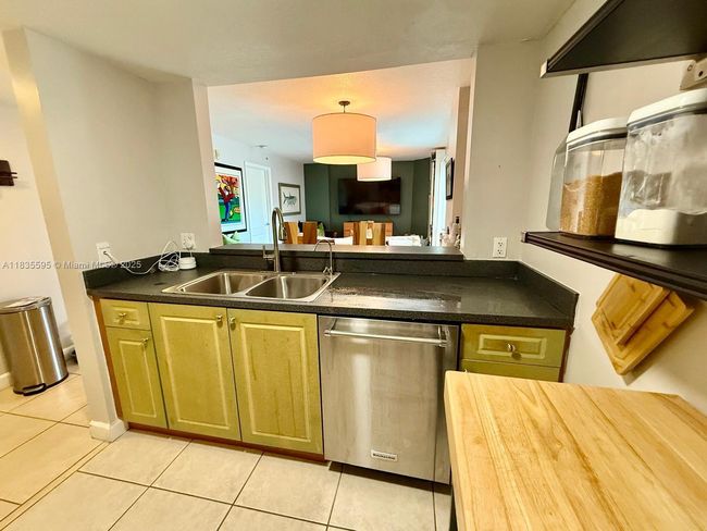 APT-404 - 280 Sw 20 Th Rd, Condo with 1 bedrooms, 1 bathrooms and null parking in Miami FL | Image 16