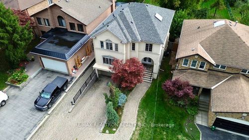 93 Oak Ave, Richmond Hill, ON, L4C6R6 | Card Image