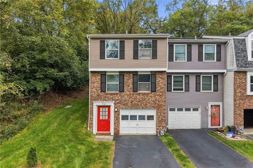 561 Winesap Dr, Bridgeville, PA, 15017-3219 | Card Image