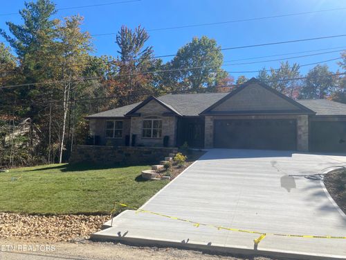 140 Windsor Rd, Crossville, TN, 38558-4511 | Card Image