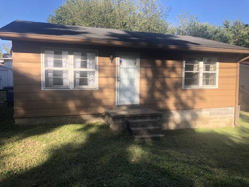107 Brownlow St, Mount Pleasant, TN, 38474-1611 | Card Image