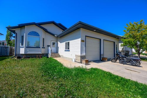 12302 Crystal Lake Drive, Grande Prairie, AB, T8X1M8 | Card Image