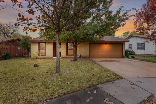 1905 Farnswood Dr, Round Rock, TX, 78664-2230 | Card Image