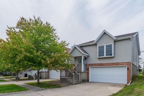 46 Parkshores Dr, Bloomington, IL, 61701-1439 | Card Image