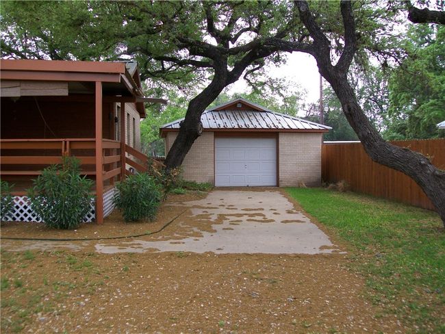 310 E Cedar St, House other with 4 bedrooms, 1 bathrooms and 4 parking in Bertram TX | Image 6