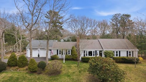 1 Susan Carsley Way, Sandwich, MA, 02563-2773 | Card Image