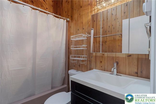 6471 Decker Rd, House other with 3 bedrooms, 2 bathrooms and null parking in Bushkill PA | Image 25