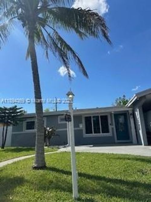 3380 Nw 34th St, Lauderdale Lakes, FL, 33309-5533 | Card Image