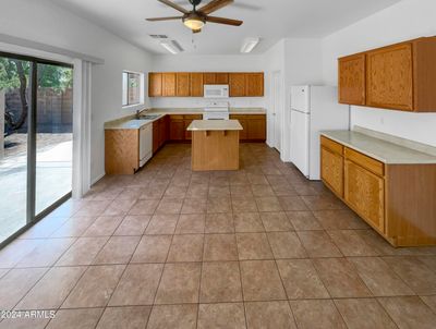 363 E Saddle Way, House other with 3 bedrooms, 3 bathrooms and null parking in San Tan Valley AZ | Image 2