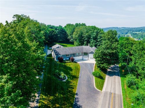 237 E Clay St, Fredericksburg, OH, 44627-9216 | Card Image