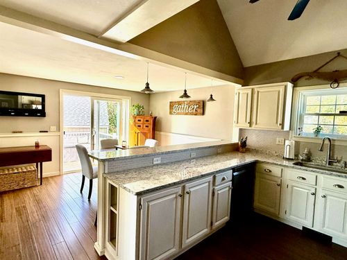 2 Meadow Road, Windham, NH, 03087 | Card Image