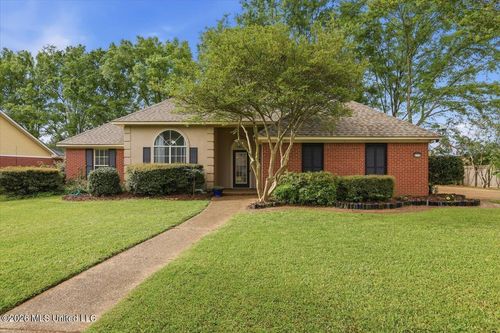 215 Cambridge Dr, Madison, MS, 39110-8976 | Card Image