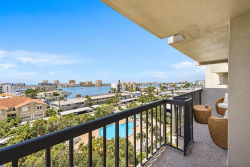 701-400 Island Way, CLEARWATER BEACH, FL, 33767-2134 | Card Image