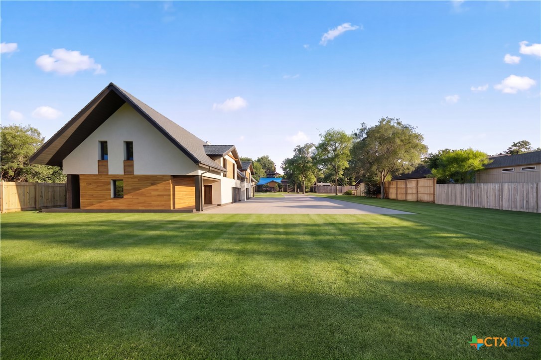 Land in Lockhart 4
