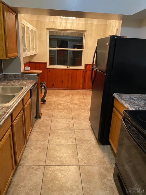 6377 Aspen Way, Cincinnati, OH, 45224 | Card Image