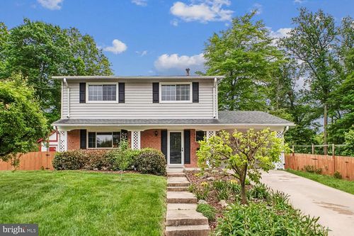 8933 Burke Lake Rd, SPRINGFIELD, VA, 22151-1116 | Card Image