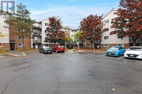 412-280 Brittany Dr, Ottawa, ON, K1K4M4 | Card Image