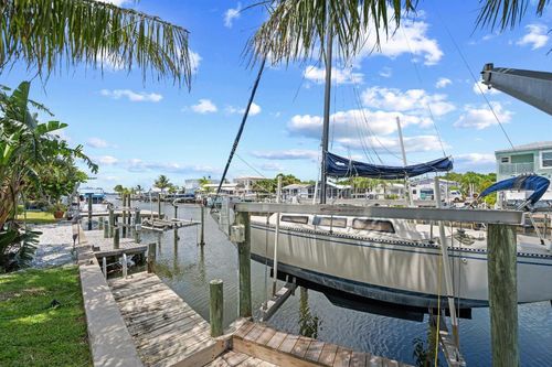 96 Aqua Ra Dr, Jensen Beach, FL, 34957-2627 | Card Image