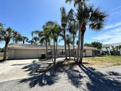 475 Bayshore Road, House other with 3 bedrooms, 2 bathrooms and null parking in Nokomis FL | Image 3