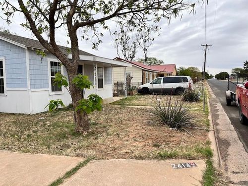2414 Baylor St, Lubbock, TX, 79415-3034 | Card Image