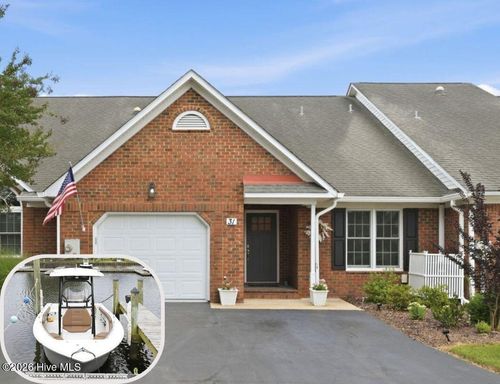 31 Pier Pt, New Bern, NC, 28562-8856 | Card Image