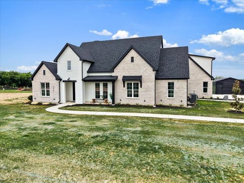 711 Hummingbird Ln, Justin, TX, 76247-2605 | Card Image