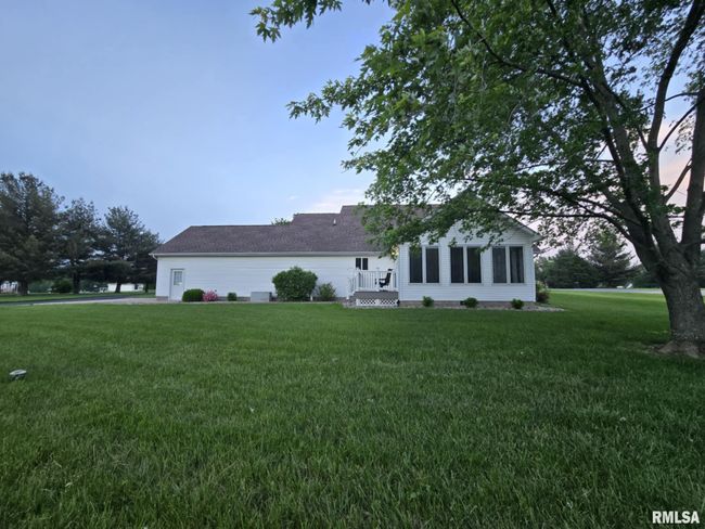 14327 Mcraven Ln, House other with 4 bedrooms, 4 bathrooms and null parking in Mount Vernon IL | Image 5