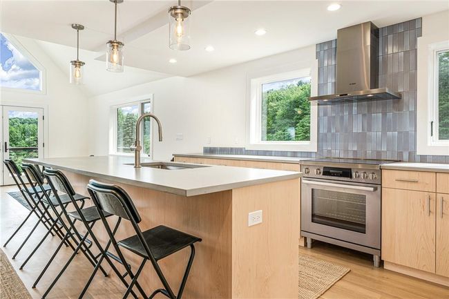 Modern design and appliances | Image 16