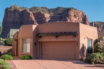 Courthouse Rock in background | Image 1