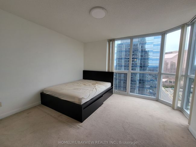 2002 - 5791 Yonge St, Condo with 3 bedrooms, 2 bathrooms and 1 parking in North York ON | Image 7