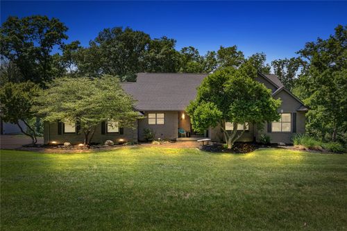 4000 Mehaffey Ln Ne, Solon, IA, 52333-8985 | Card Image