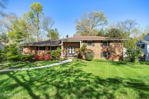 3621 Taliluna Ave, Knoxville, TN, 37919-7806 | Card Image